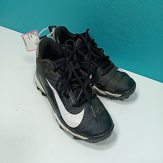 Nike 2Y Cleats