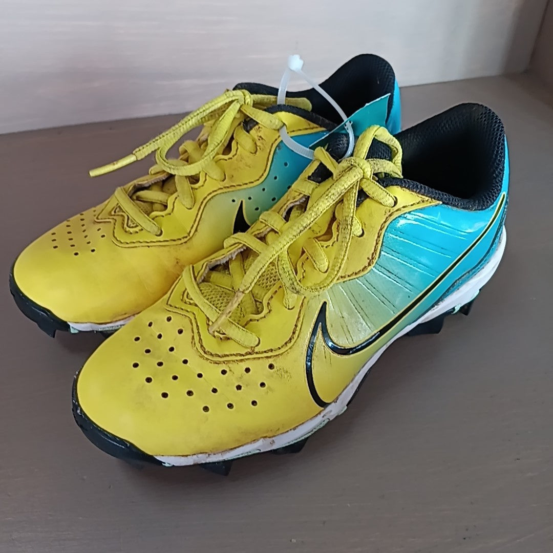 Nike 1.5Y Cleats