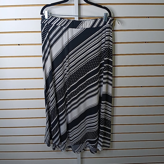 Avenue Size 18/20 Skirt