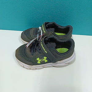 Under Armour 8C Tennis Shoes