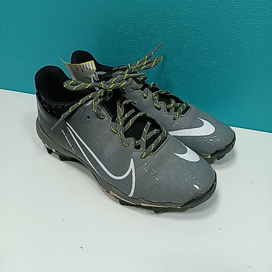 Nike 5Y Cleats