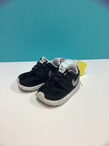 Nike 4C Tennis Shoes