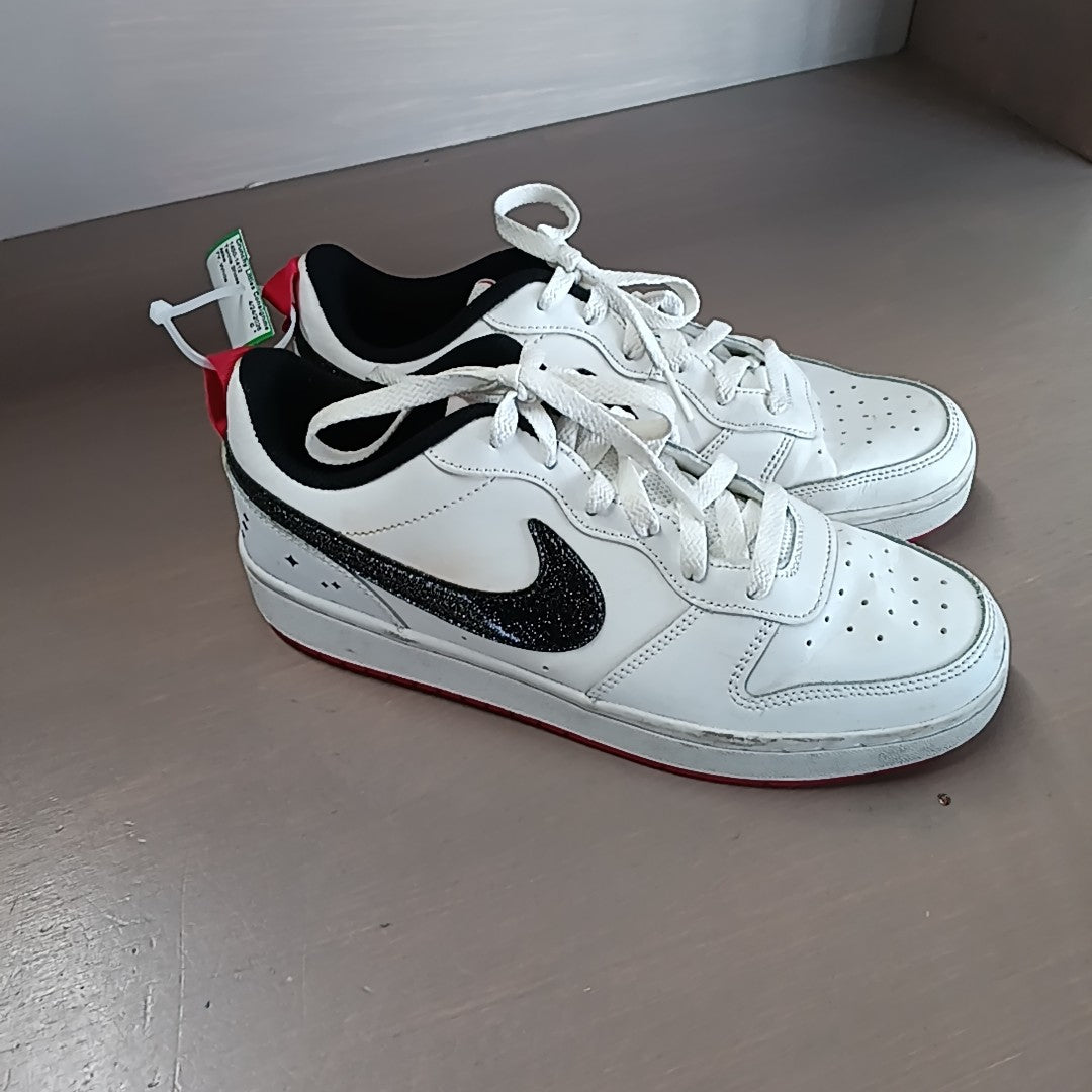Nike 7Y Tennis Shoes