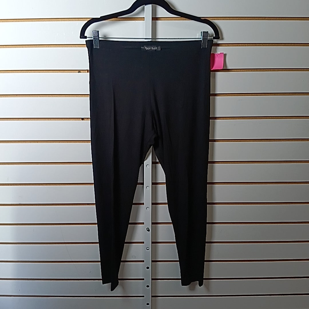 White House Black Market M Leggings