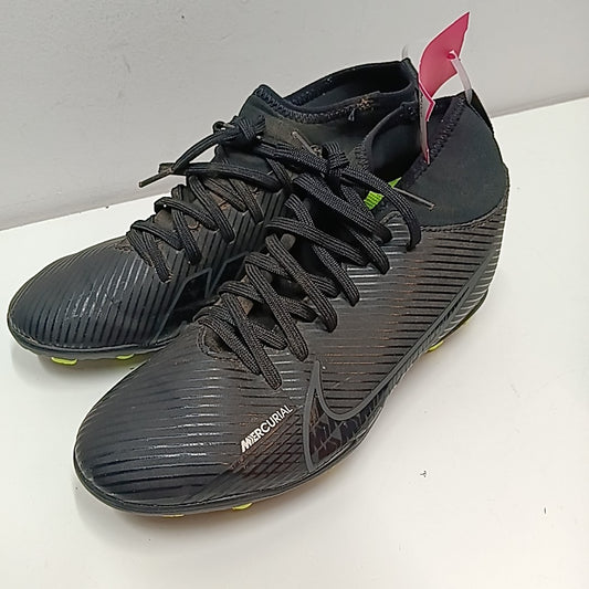 Nike 4.5Y Cleats