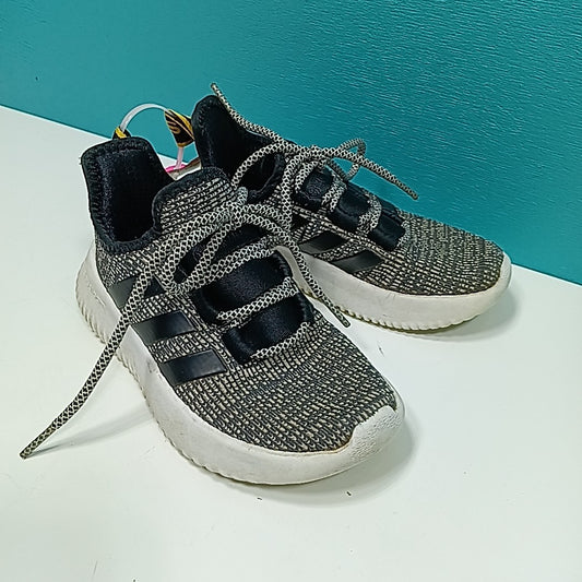 Adidas 12C Tennis Shoes