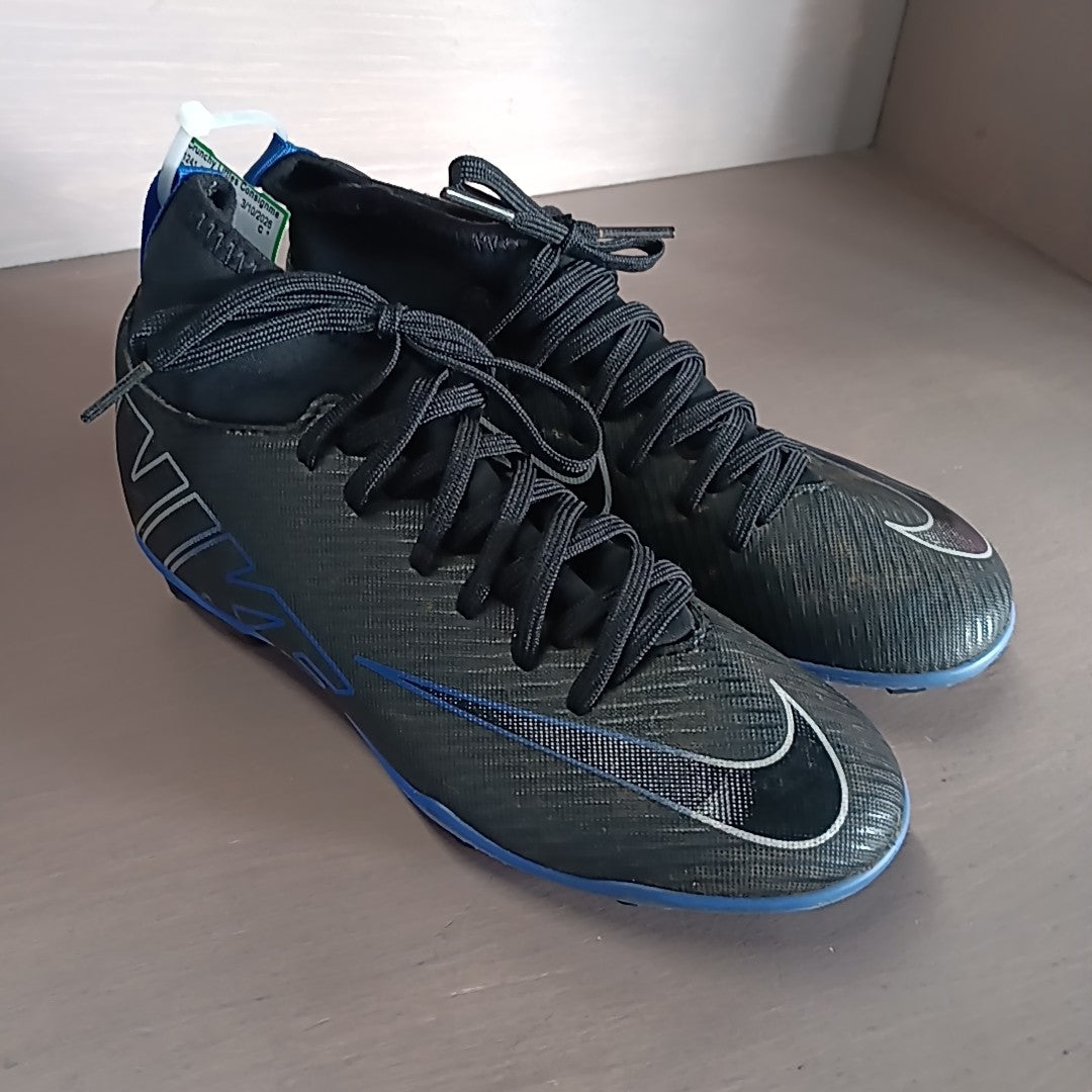 Nike 2Y Cleats