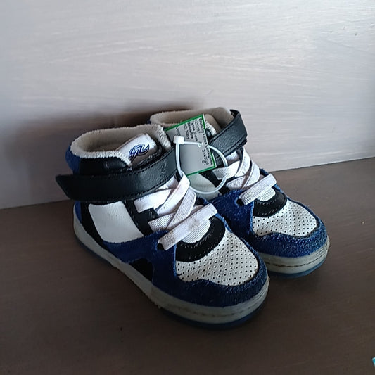 StrideRite 8C Tennis Shoes