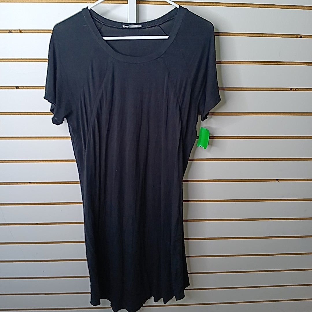 Ekouaer Size M MAT Dress