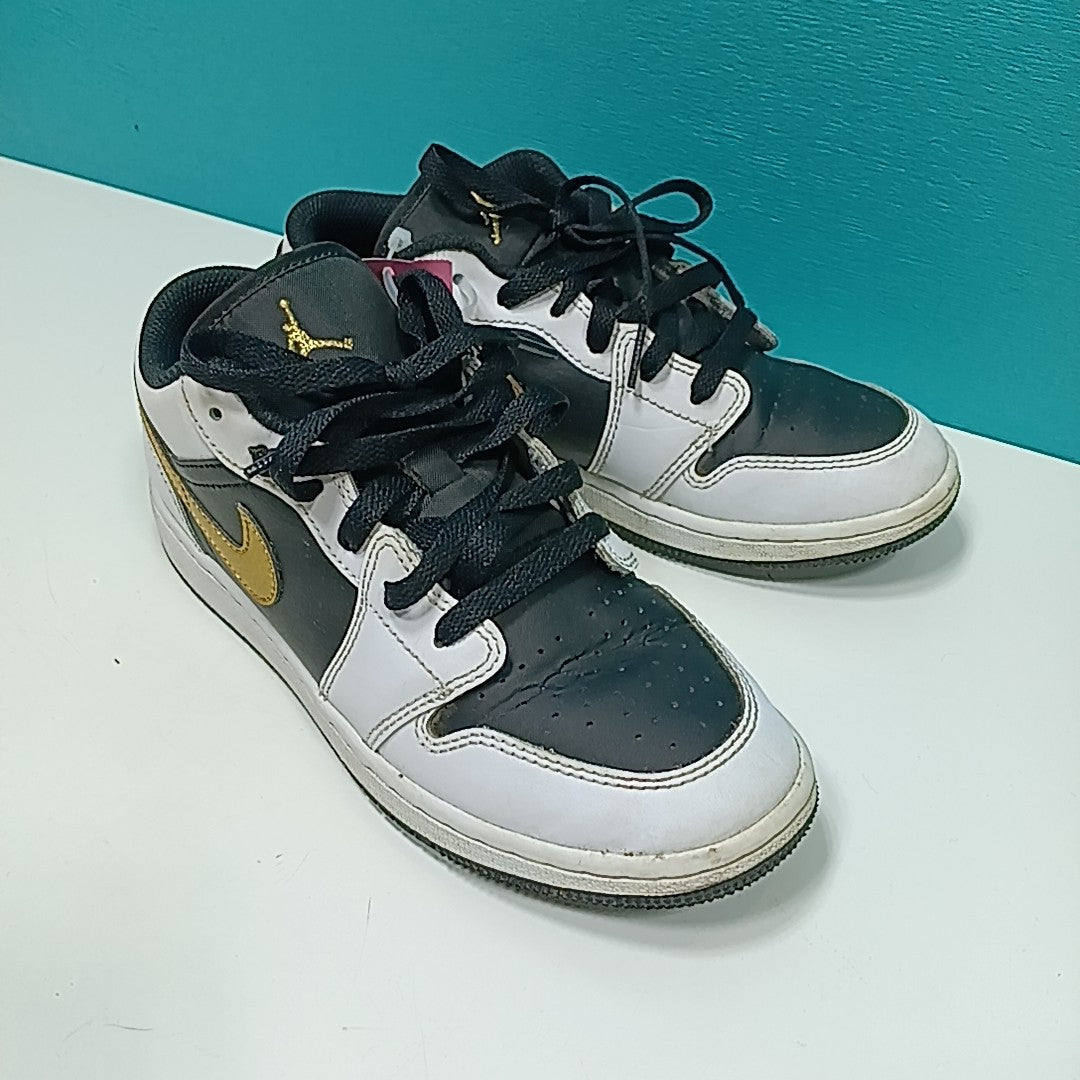 Nike 4.5Y Tennis Shoes