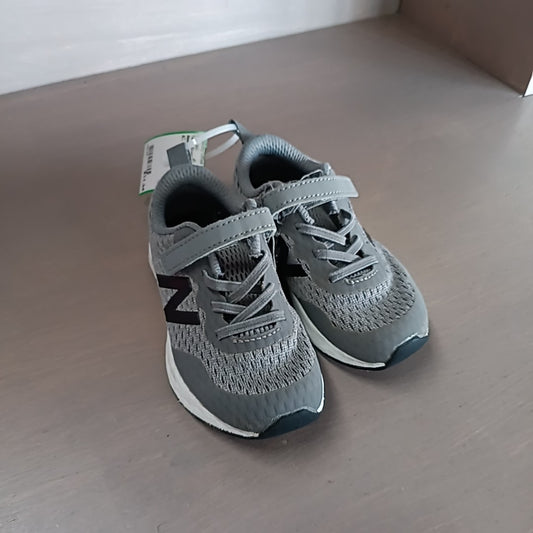 New Balance 8C Tennis Shoes