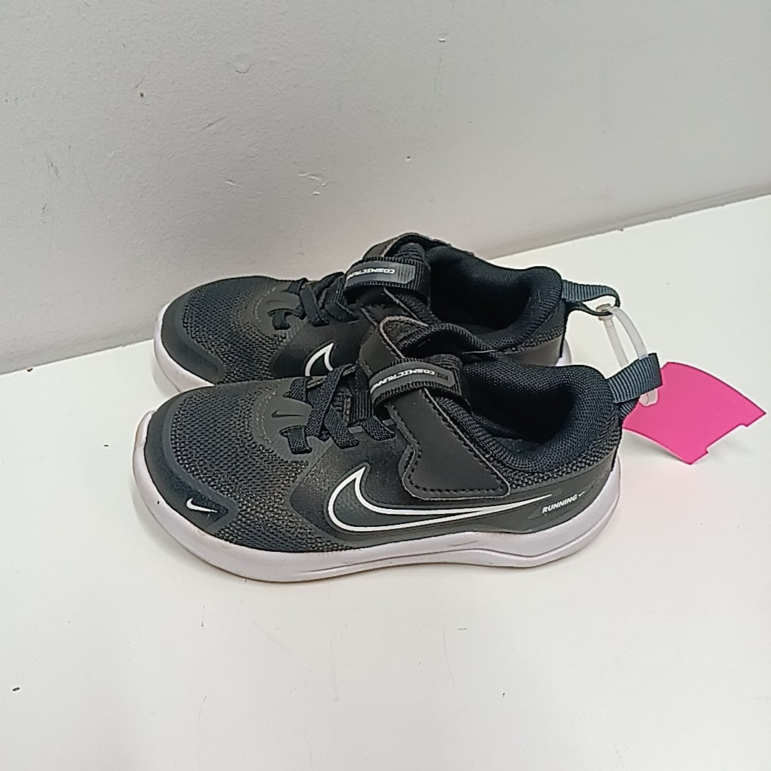 Nike 9C Tennis Shoes