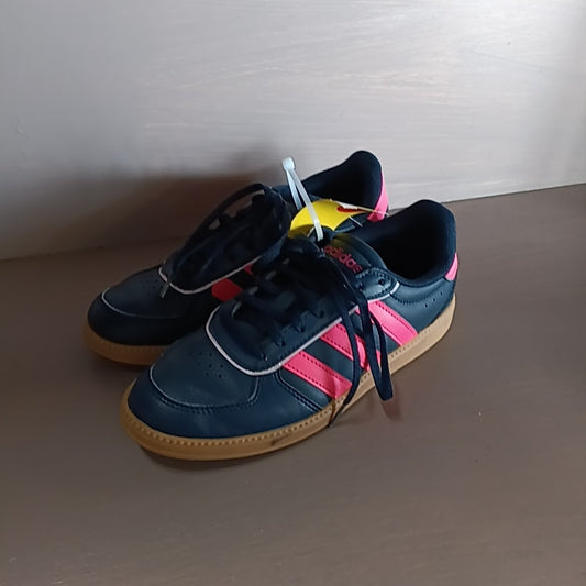 Adidas 4.5Y Tennis Shoes