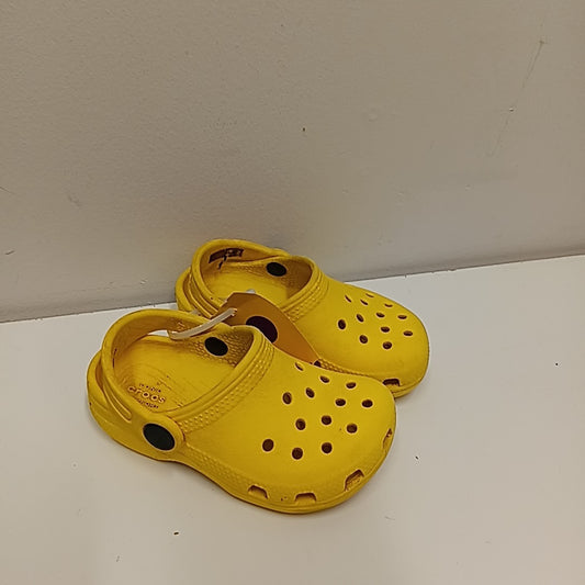 Crocs 7C Sandals