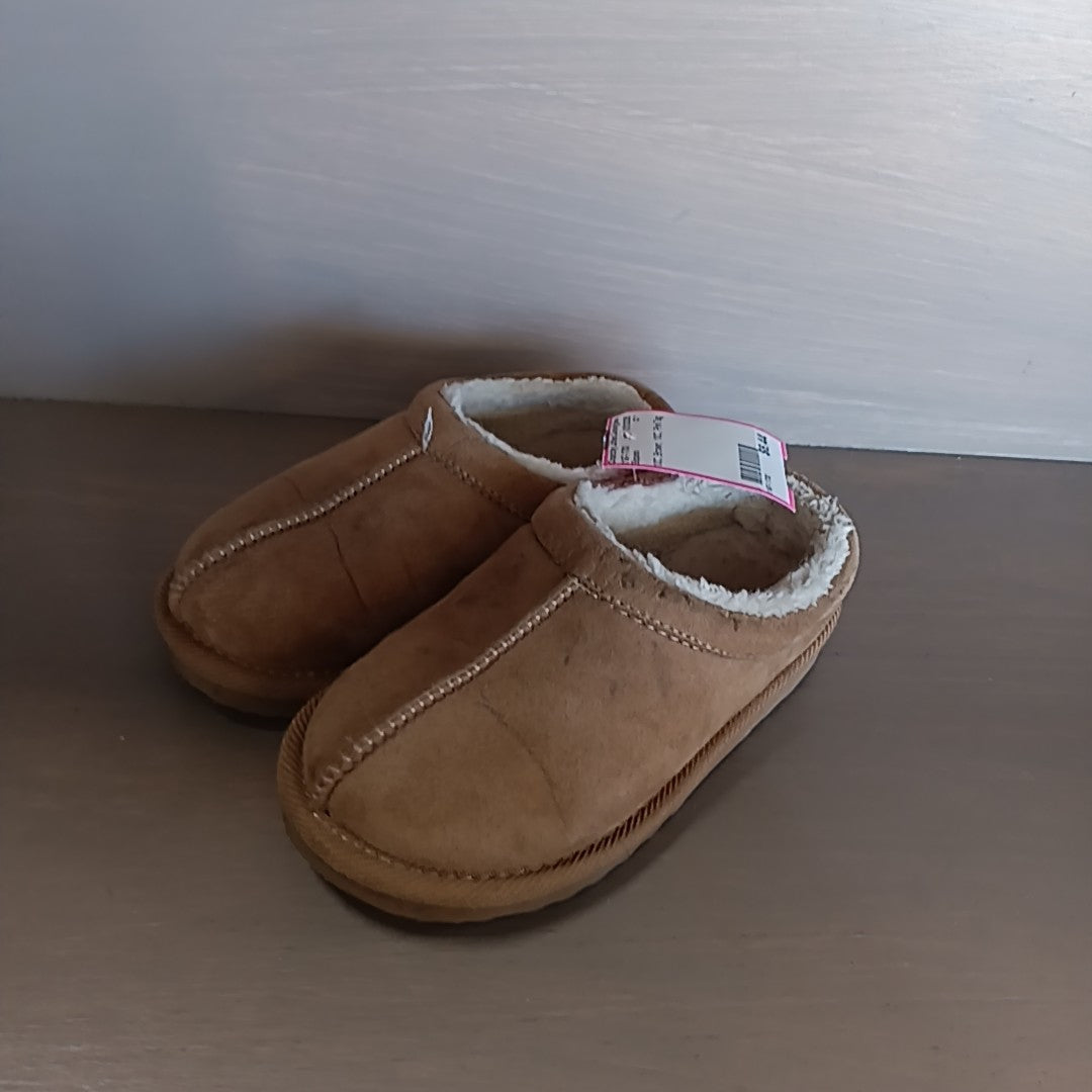 10C Slippers