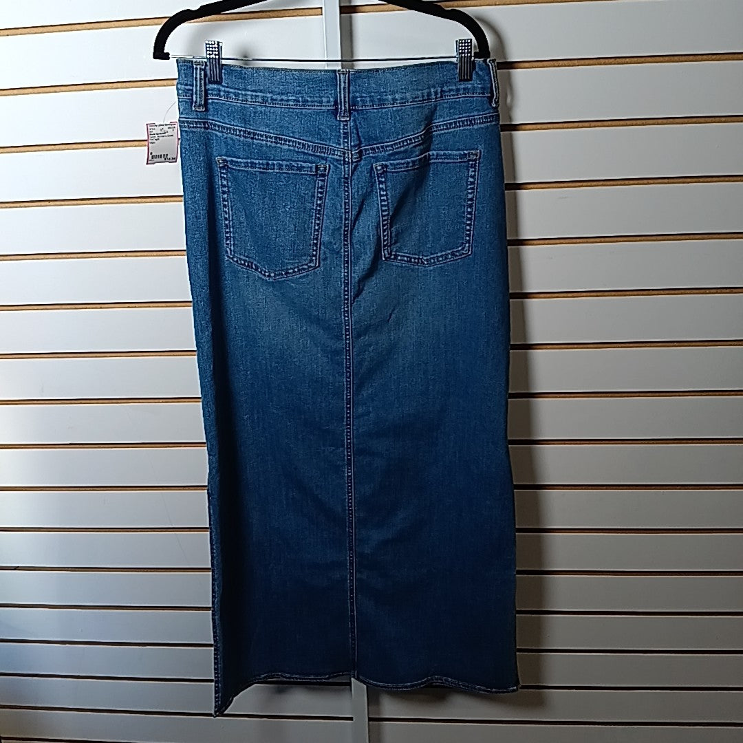 Gloria Vanderbilt Size 8 Skirt