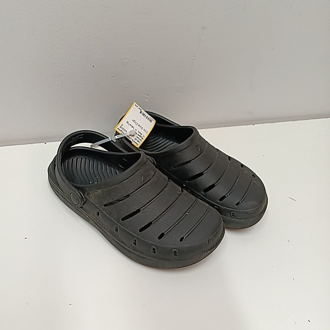 Rugged Shark 1Y Sandals