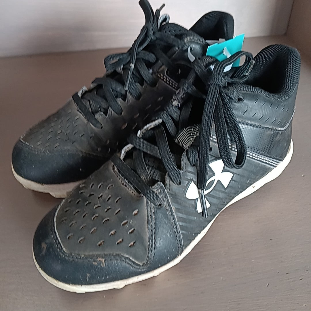 Under Armour 1Y Cleats