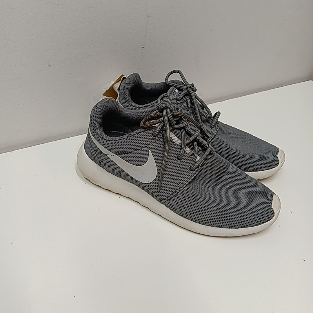 7 Nike Sneakers