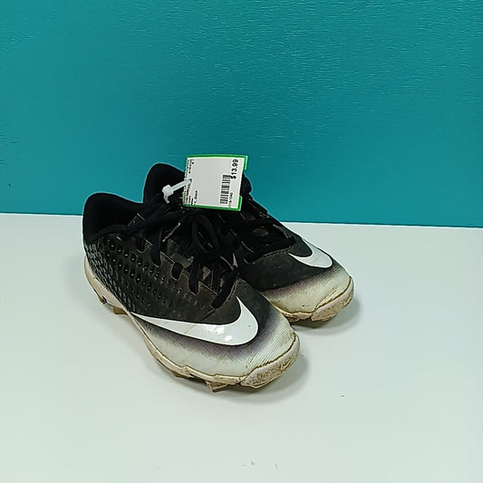 Nike 1Y Cleats