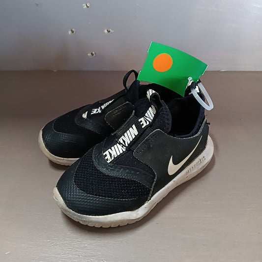 Nike 8C Tennis Shoes