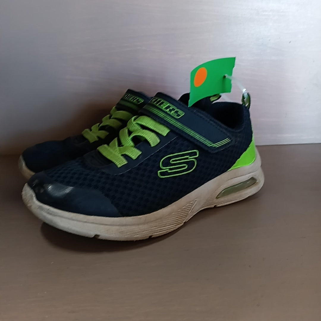Sketchers 1Y Tennis Shoes