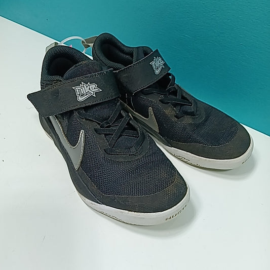 Nike 3Y Tennis Shoes