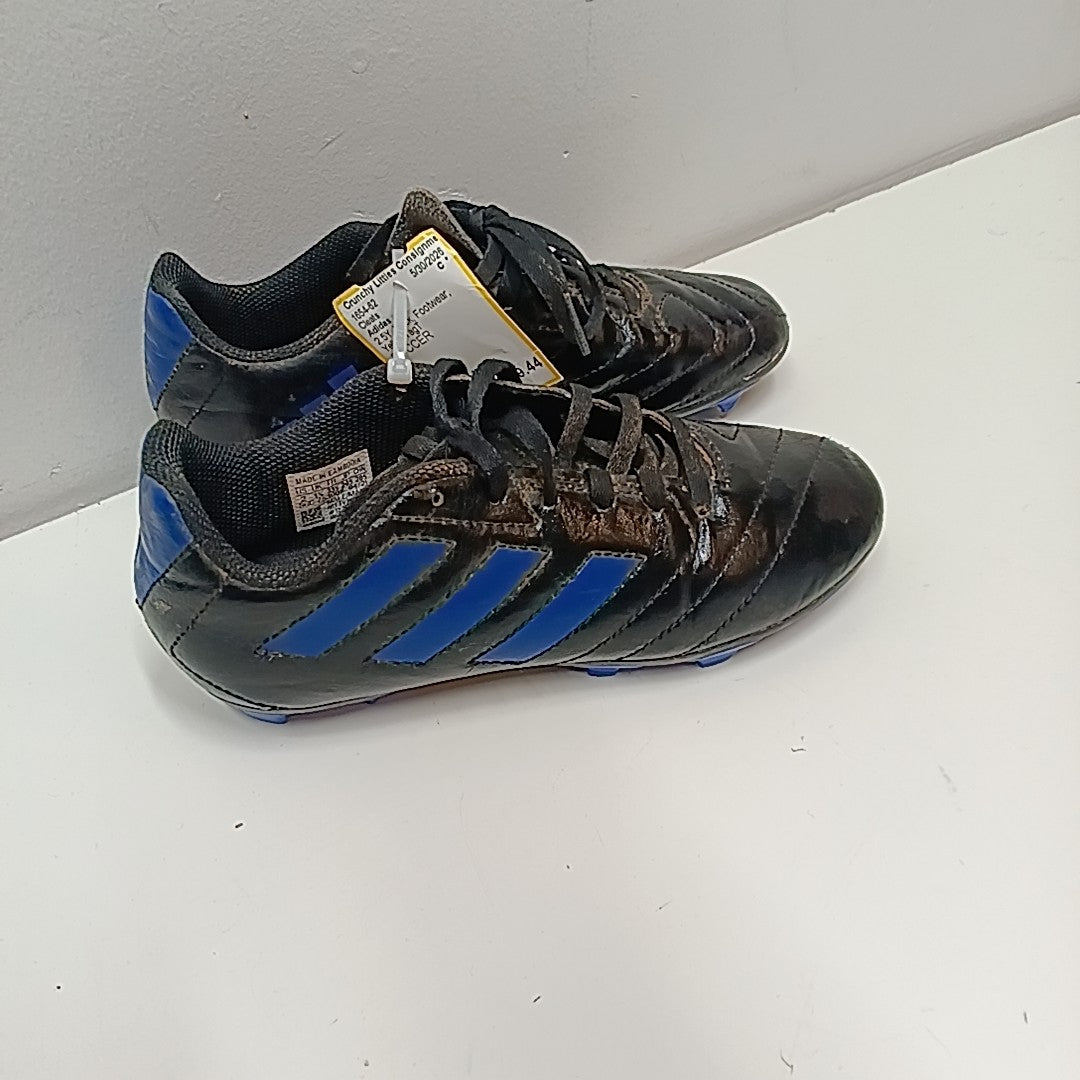 Adidas 2.5Y Cleats