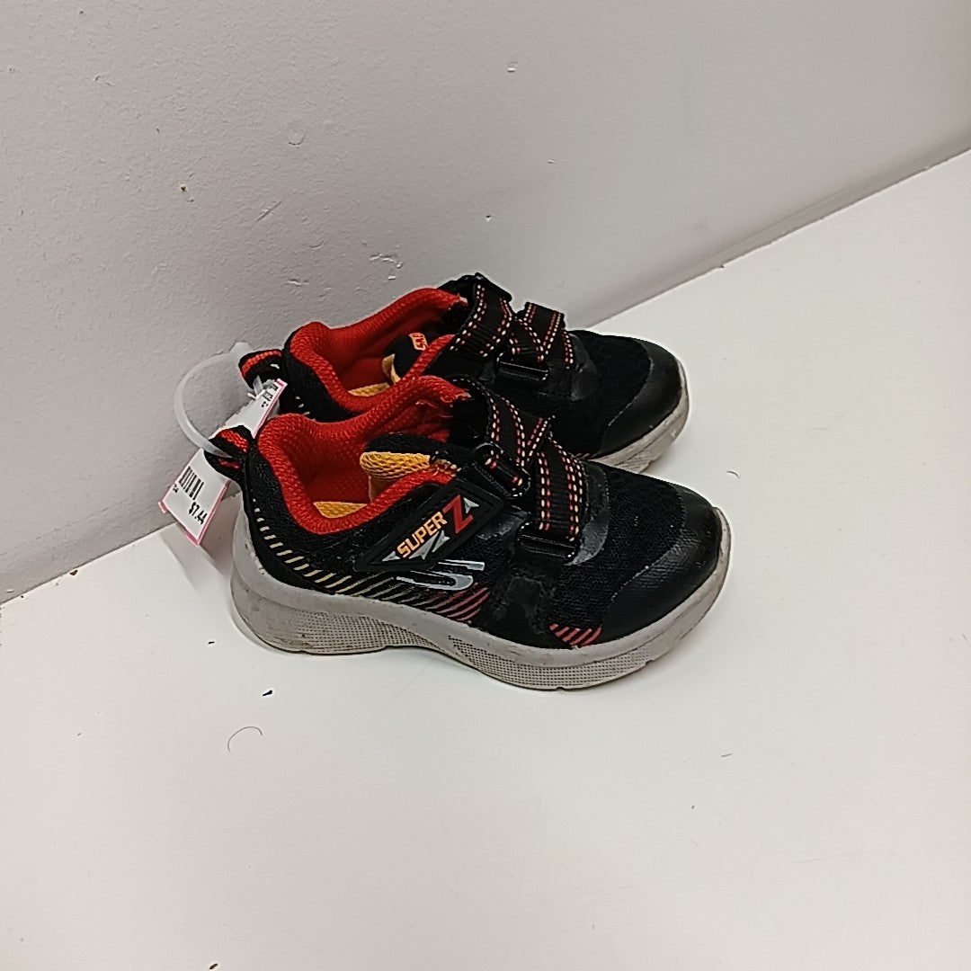 Sketchers 6C Tennis Shoes