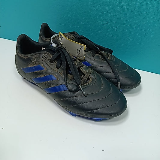 Adidas 4.5Y Cleats