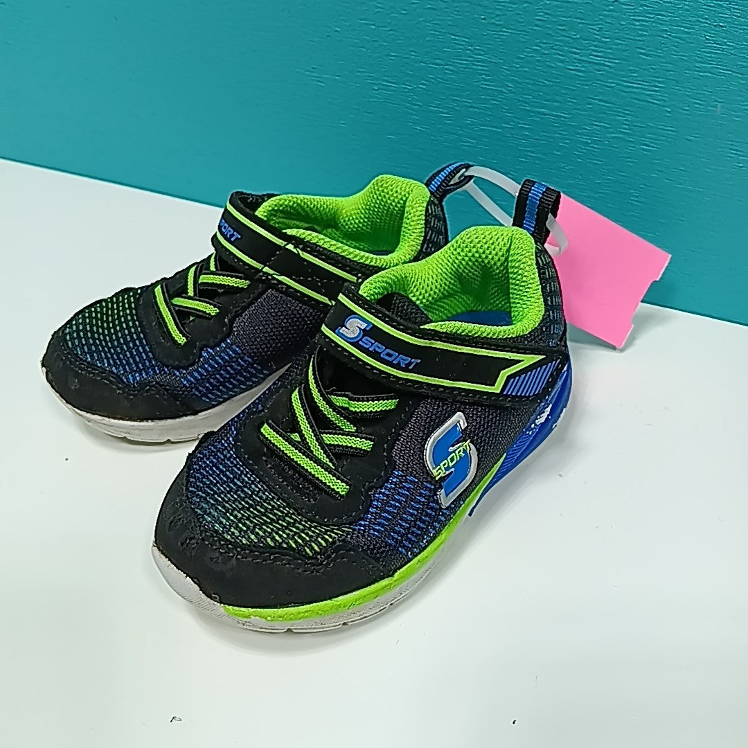 Sketchers 7C Tennis Shoes